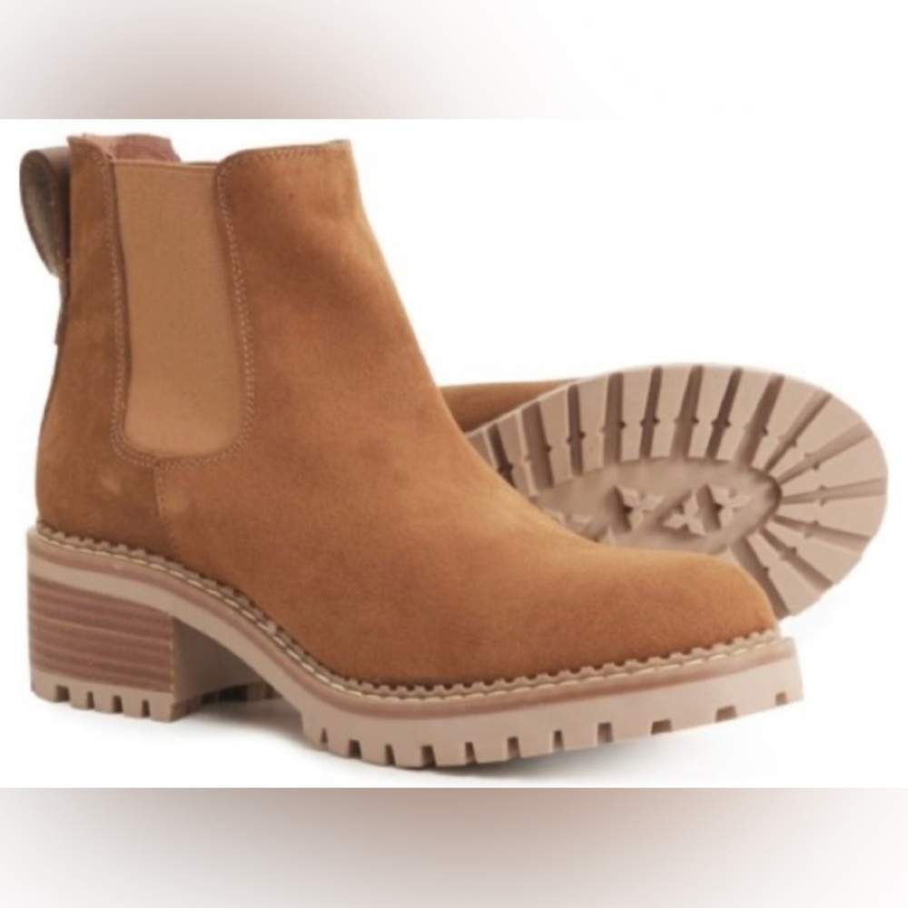 Bertuchi tan suede Chelsea boots 9 40 Anthropologie